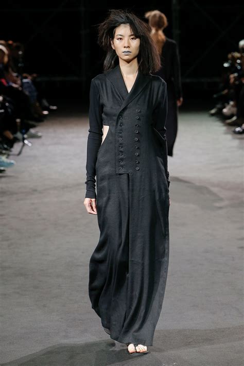 yohji yamamoto clothing.